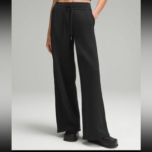 Lululemon scuba mid-rise wide-leg pant